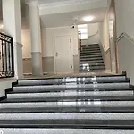 Htc Family Apartments In Centrum
